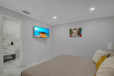 895 W 39th Pl #1, Hialeah, FL 33012 - Photo 21