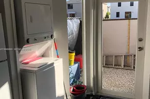 27 NE 13th Ave, Homestead, FL 33033 - Photo 7