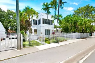 555 NE 70th St, Miami, FL 33138 - Photo 7