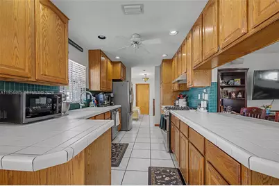 9412 SW 184th Ter, Cutler Bay, FL 33157 - Photo 5