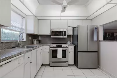 9441 Sunrise Lakes Blvd #310, Sunrise, FL 33322 - Photo 17