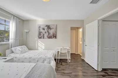 7717 Paddock Pl, Davie, FL 33328 - Photo 17