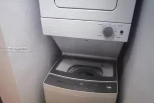 556 NW 114th Ave, Sweetwater, FL 33172 - Photo 3