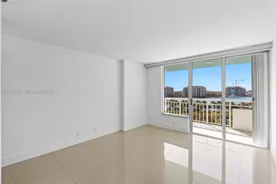 400 S Pointe Dr #807, Miami Beach, FL 33139 - Photo 15