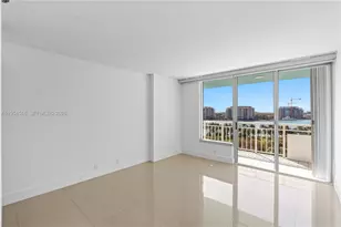 400 South Pointe Dr, Miami Beach, FL 33139 - Photo 15