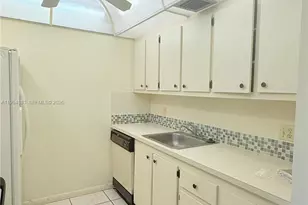 850 SW 133rd Terrace, Pembroke Pines, FL 33027 - Photo 9