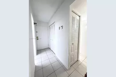 4550 NW 9th St #812E, Miami, FL 33126 - Photo 5