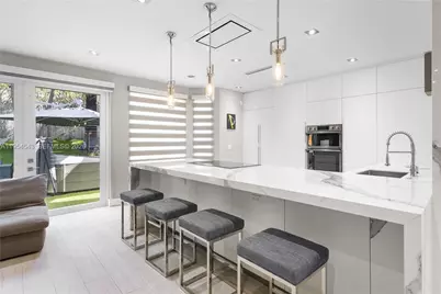 5869 NW 112th Ct, Doral, FL 33178 - Photo 11