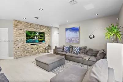 5869 NW 112th Ct, Doral, FL 33178 - Photo 13