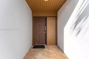 6611 SW 72nd St, South Miami, FL 33143 - Photo 11