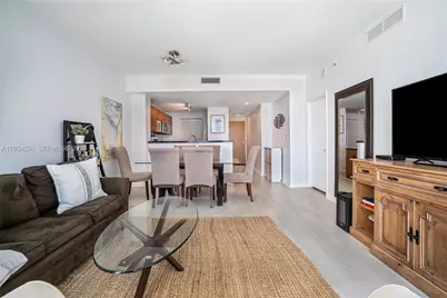 253 NE 2nd St #3104, Miami, FL 33132 - Photo 3