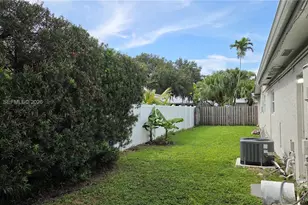 1245 Coral Ln, Hollywood, FL 33019 - Photo 7