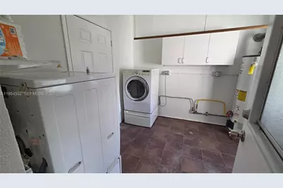 1245 Coral Ln, Hollywood, FL 33019 - Photo 23