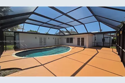 1245 Coral Ln, Hollywood, FL 33019 - Photo 3