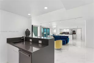 2655 Collins Ave, Miami Beach, FL 33140 - Photo 9