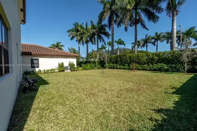 139 NE 27th Ter, Homestead, FL 33033 - Photo 7