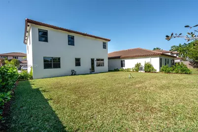 139 NE 27th Ter, Homestead, FL 33033 - Photo 5