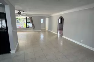 1109 SE 10th St, Deerfield Beach, FL 33441 - Photo 7