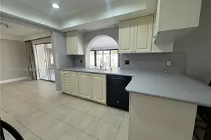 1109 SE 10th St, Deerfield Beach, FL 33441 - Photo 9