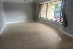 1109 SE 10th St, Deerfield Beach, FL 33441 - Photo 3