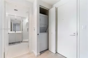 55 SW 9th St, Miami, FL 33130 - Photo 19