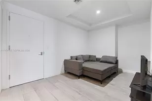 55 SW 9th St, Miami, FL 33130 - Photo 9