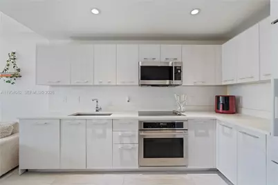 55 SW 9th St #3005, Miami, FL 33130 - Photo 11