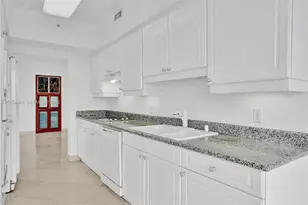 4775 Collins Ave, Miami Beach, FL 33140 - Photo 27