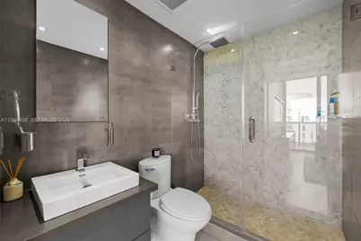 5875 Collins Ave #PH-7, Miami Beach, FL 33140 - Photo 29