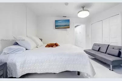 1470 SW 73rd Pl, Miami, FL 33144 - Photo 9