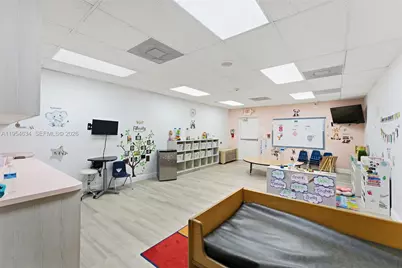6545 NW 169th St, Hialeah, FL 33015 - Photo 11