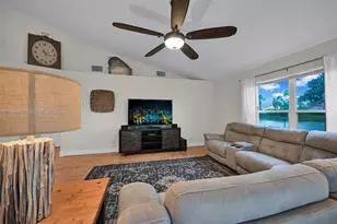 9421 Hollyhock Ct, Davie, FL 33328 - Photo 11