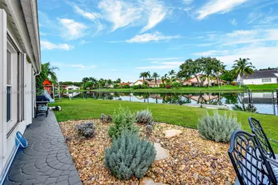 9421 Hollyhock Ct, Davie, FL 33328 - Photo 43