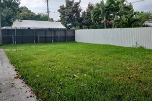 19320 NW 37th Ave, Miami Gardens, FL 33056 - Photo 15