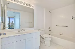 21205 Yacht Club Dr, Aventura, FL 33180 - Photo 17