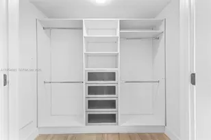 1080 Brickell Ave, Miami, FL 33131 - Photo 15