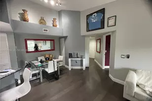 2039 SE 10th Ave, Fort Lauderdale, FL 33316 - Photo 3