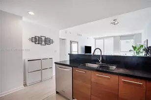 253 NE 2nd St, Miami, FL 33132 - Photo 7