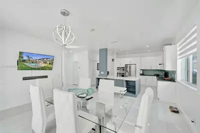 1367 Camellia Cir, Weston, FL 33326 - Photo 17