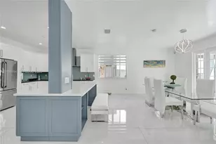 1367 Camellia Cir, Weston, FL 33326 - Photo 13