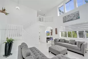 1367 Camellia Cir, Weston, FL 33326 - Photo 9