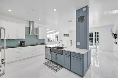 1367 Camellia Cir, Weston, FL 33326 - Photo 23