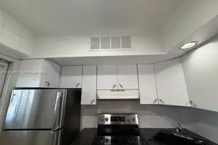 20200 NE 29th Ct, Aventura, FL 33180 - Photo 3