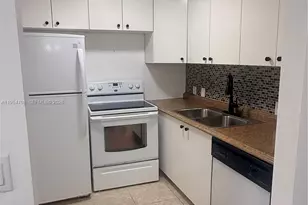 129 Mansfield, Boca Raton, FL 33434 - Photo 3