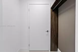 159 NE 6th St, Miami, FL 33132 - Photo 21