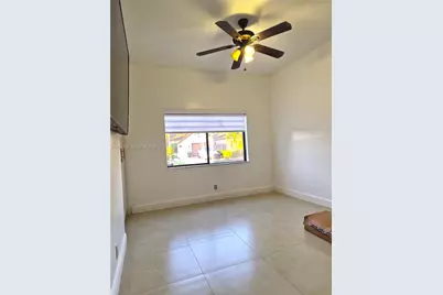 8122 NW 187th Ter #0, Hialeah, FL 33015 - Photo 23