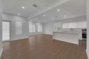 1733 NW 16th St, Miami, FL 33125 - Photo 9