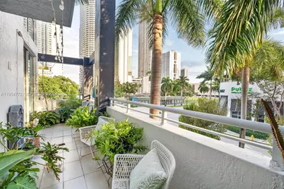 275 NE 18th St #205, Miami, FL 33132 - Photo 29