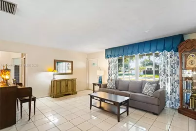 2201 NW 87th Ave, Pembroke Pines, FL 33024 - Photo 3