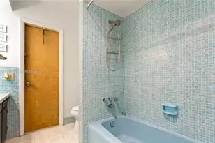 2201 NW 87th Ave, Pembroke Pines, FL 33024 - Photo 21